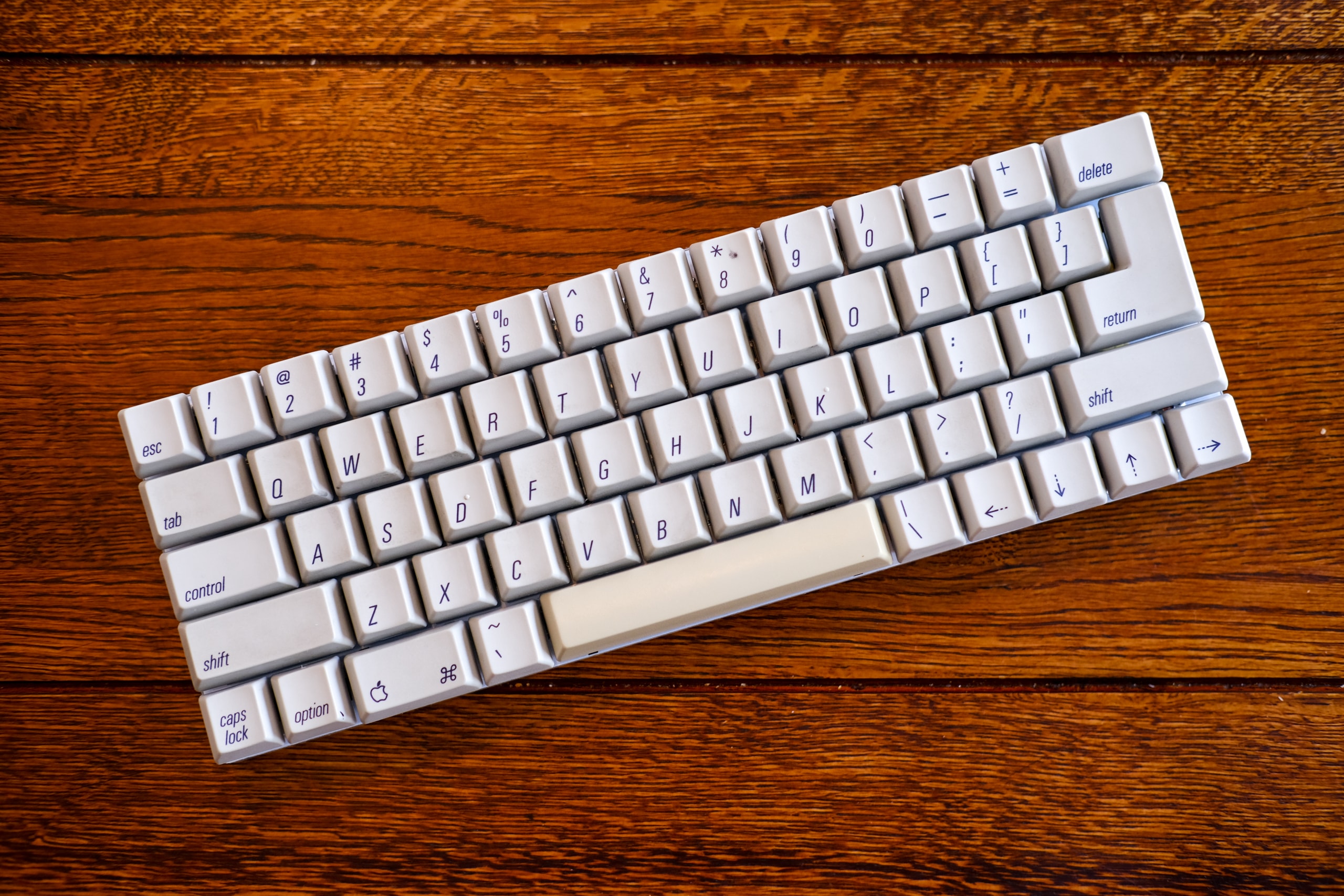 AK62 (60% Apple Keyboard M0116) / LOG