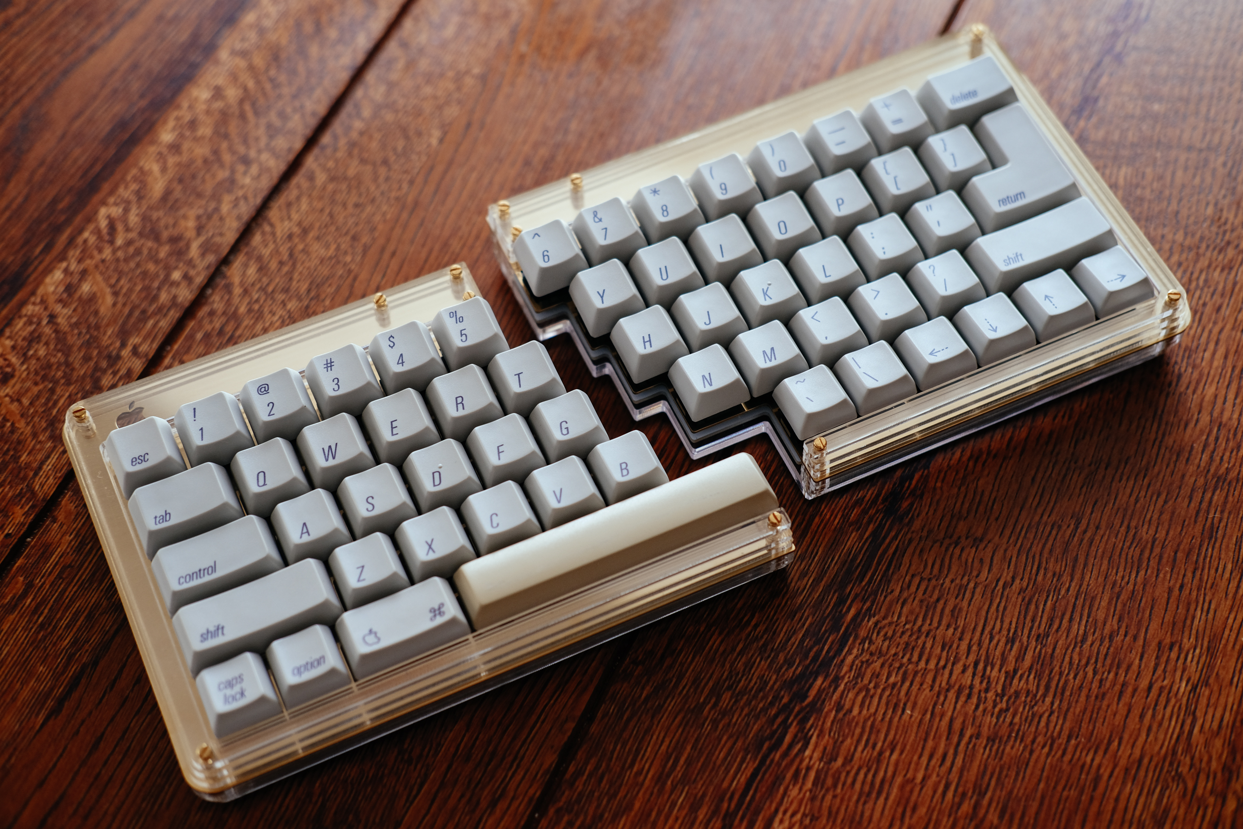 Split ASK v2 (Split 60% Apple Standard Keyboard with Acrylic case)